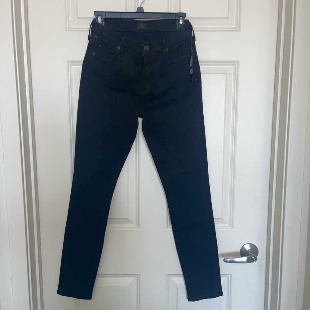 Mid rise black skinny size 29‎